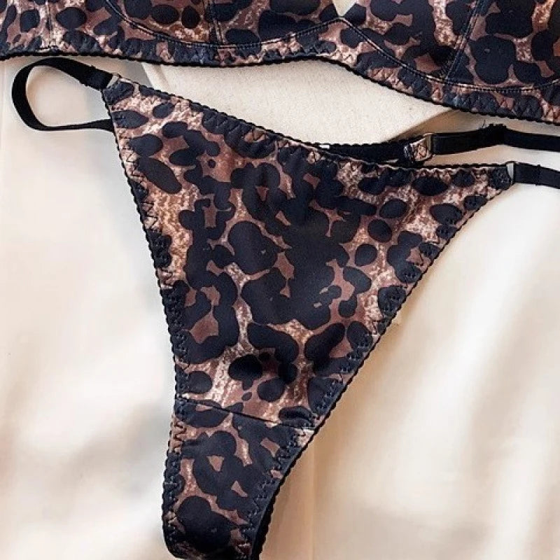 Women Sexy Underwear Triangular Cup Bra Set Small Chest Top Support Bra Comfortable Push Up Bra Breathable Seamless Underwear